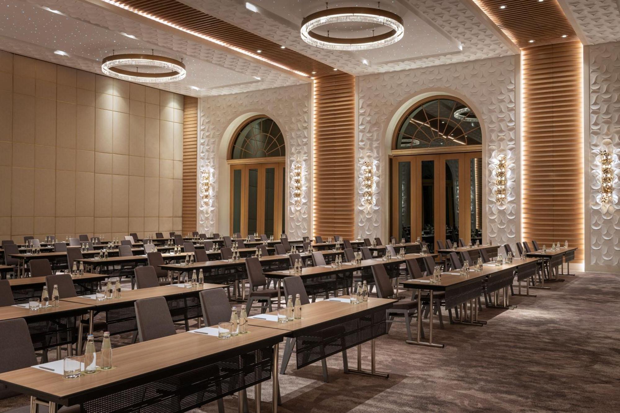 Le Royal Meridien Doha Exterior photo